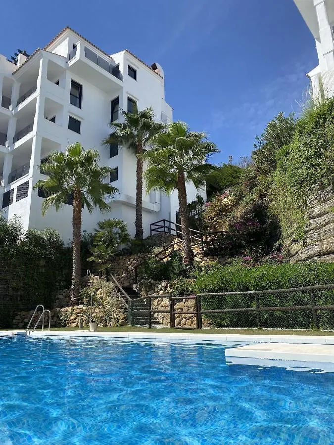 Prestigious Apartment With Seaview In 마닐바