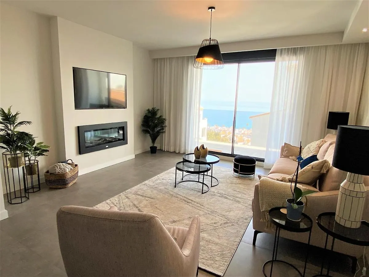 Prestigious Apartment With Seaview In 마닐바